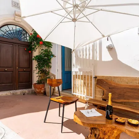 Bed and Breakfast Le Antiche Dimore Di Cadia 4*